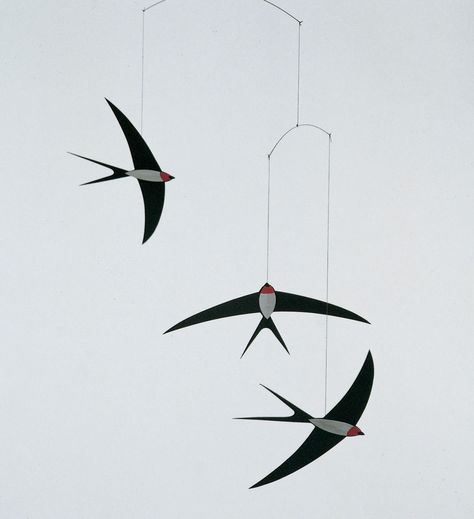 This Flensted Mobiles Swallow Mobile from Denmark looks like a Charley Harper illustration come to life, doesn't it? I've always been fond of the aerodynamic beauty of swallows. Mobile Sculpture, Bird Mobile, Cute Blankets, Paper Birds, Mobile Art, Kinetic Art, Hanging Mobile, Nursery Mobile, Modern Kids