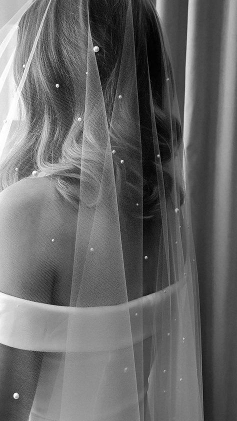 Wedding Bubbles, Pearl Veil, Blusher Veil, Bride Veil, Wedding Dress With Veil, Veil Hairstyles, Dream Wedding Ideas Dresses, Pearl Bridal, Headpiece Wedding