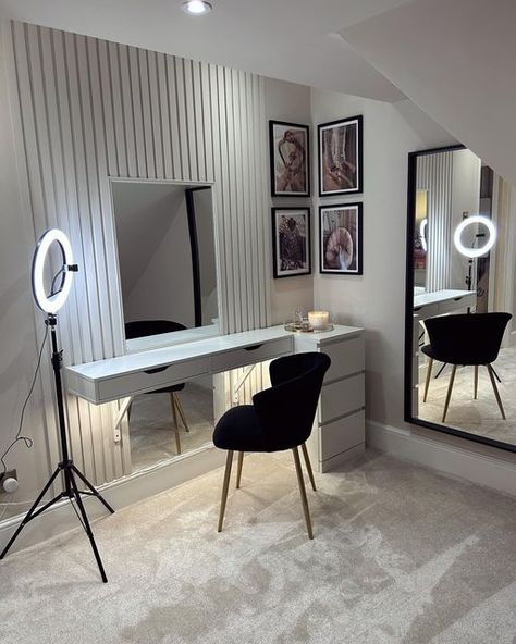 Beige And Black Dressing Room, Mirror With Study Table, Grey And White Dressing Room, Spare Room Makeup Room, Dressing Room Grey, Makeup And Work Desk In One, Make Up Areas In Bedroom, Black And White Dressing Room, Black And White Beauty Room