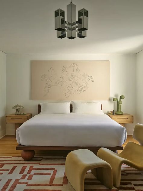 Oversize art on walls has a way of making a room look expensive—here’s how to get the same look without totally breaking the bank. Diy Large Scale Art, Diy Oversized Wall Art, Art On Walls, Diy Large Wall Art, Best Bedroom Paint Colors, Large Scale Wall Art, Headboard Art, Oversize Art, Large Headboard