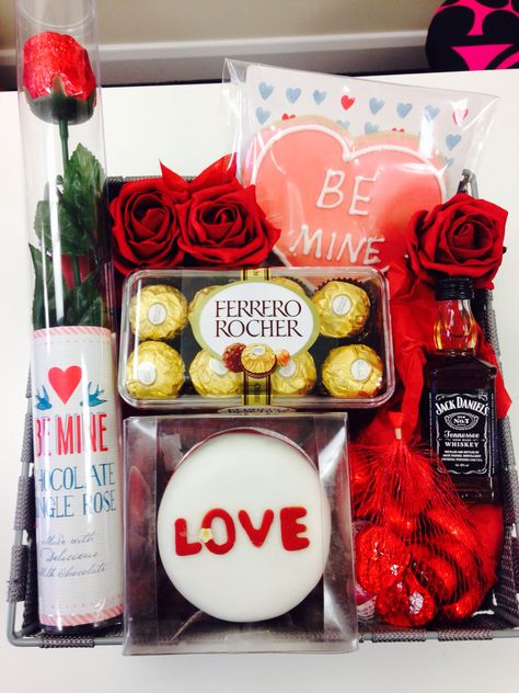 Valentines Gift Hamper Ideas, Valentine's Hamper Ideas, Valentine Hampers Ideas For Him, Valentine's Day Hampers, Valentines Hamper Ideas For Her, Valentines Hamper For Him, Valentines Hamper Ideas, Valentine’s Day Hamper, Valentines Hamper