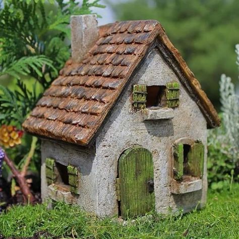 Teelie's Fairy Garden on Instagram: “Hello Fairy Lovers 💗💗💗💗💗 This morning glory cottage is perfect for your fairy garden! It has a door that swings open and it is made out of…” Fairy Garden Cottage, Pottery Houses, Clay Houses, Fairy Cottage, Fairy Garden Houses, Ceramic Ideas, Fairy Garden Accessories, Fairy Garden Diy, Ceramic Houses