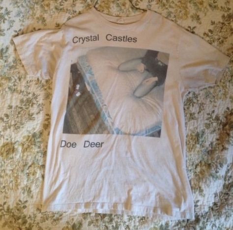 Crystal Castles, Crystal Castle, Dream Clothes, Fashion Killa, Fitness Inspo, Pretty Outfits, Cool Shirts, Fashion Inspo Outfits, Deer