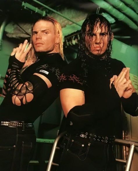 Hardy Boys Wwe, Wwe Lita, Hardy Brothers, The Hardy Boyz, Matt Hardy, Wwe Tag Teams, Wrestling Videos, Professional Wrestlers, Wwe Tna