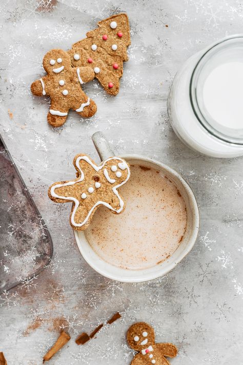 Gluten free gingerbread cookies Pretty Food Photography, Easy Gingerbread Recipe, Gluten Free Gingerbread Cookies, Christmas Food Photography, Cookies Aesthetic, Gluten Free Gingerbread, Man Cookies, Oat Cookies, Gingerbread Recipe