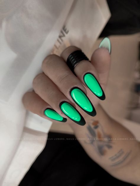 Green Comic Nails, Green Cartoon Nails, Cartoon Nails Design, Comic Nails, Cartoon Nail Designs, Green Cartoon, Cartoon Nails, Pointed Nails, Minimalist Nails