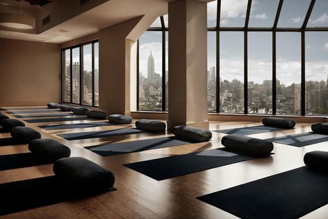 Equinox-Gear-Patrol Luxurious Gym, Equinox Fitness, Equinox Gym, Luxury Gym, Yoga Studio Design, Printing House, Gym Interior, Yoga Space, Gym Room