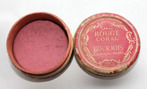 1940s makeup overview Vintage Makeup Products, 1940s Makeup, Cosmetics Ads, Vintage Makeup Ads, Makeup History, Pngs For Moodboards, Moodboard Pngs, Retro Makeup, Old Makeup