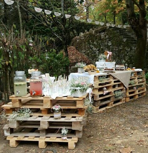 Wedding Drink Station, Forest Theme Wedding, Barn Parties, Stand Ideas, Concession Stand, Outdoor Wedding Decorations, Wedding Drink, Cute Wedding Ideas, Garden Parties