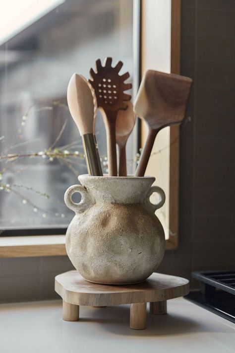 Binx Vase Earthy Kitchen Decor, Kitchen Table Styling, Pottery Aesthetic, Charming Aesthetic, Table Shelf, Camper Interior, Clay Vase, Organic Forms, Unique Vases