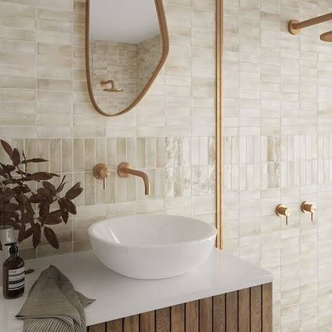 Mediterranean Interior Design Style, Modern Mediterranean Interior Design, Tile Backsplash Bathroom, Mediterranean Interior Design, Mediterranean Interior, Rectangle Tiles, Bad Inspiration, Porcelain Wall Tile, Subway Tile Backsplash