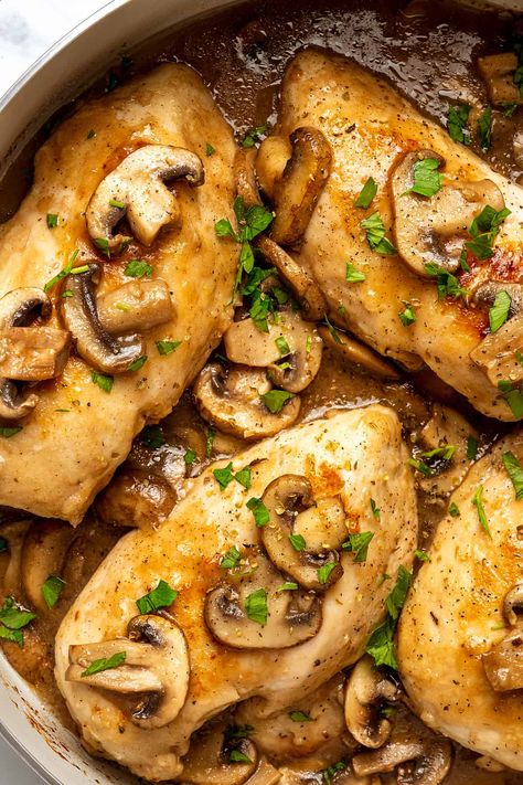 This easy chicken masala recipe is a delicious, classic dish! Prepared with pan-seared chicken breasts cooked in marsala wine and mushrooms. Chicken Marsella, Easy Chicken Masala Recipe, Chicken Masala Recipe, Chicken Marsala Easy, Chicken Breast Crockpot Recipes, Marsala Recipe, Crockpot Chicken Breast, Seared Chicken, Marsala Chicken Recipes