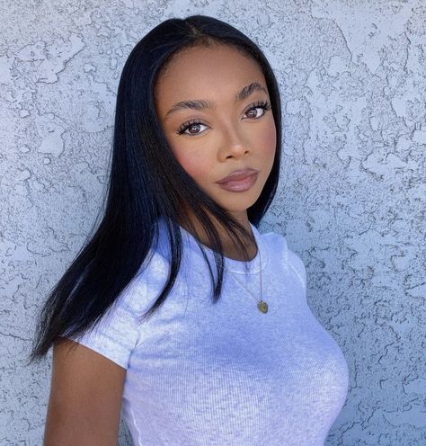 Skai Jackson Aesthetic, Skai Jackson Outfits, Skai Jackson Hairstyles, Skai Jackson, Curly Clip Ins, S K, Black Is Beautiful, Maquillaje De Ojos, Straight Hairstyles