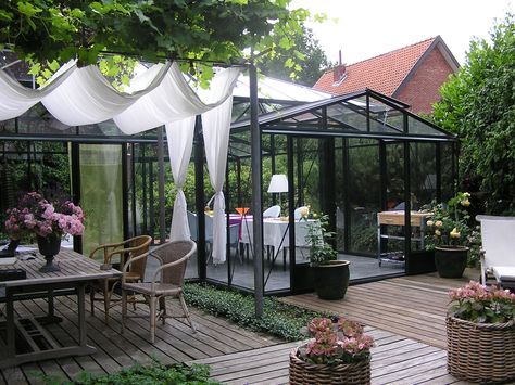 Hot Tub Greenhouse Ideas, Greenhouse Jacuzzi, Hot Tub In Greenhouse, Container Resort, Orangery Conservatory, Outdoor Entertainment Area, Hot Tub House, Hot Tub Ideas, Autumn Sun