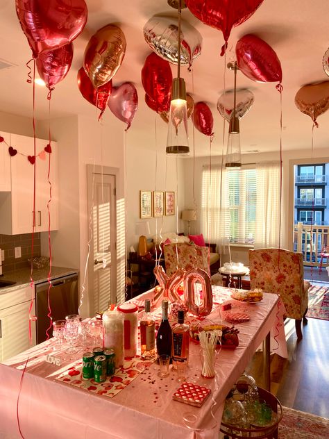 Galentines Party Decor Apartment, Galentines Party Balloons, Valentines Cocktail Party, Valentine Night At Home, Cozy Galentines Party, Galentines Party Girls Night Aesthetic, Galentines Party Food Ideas Healthy, Galentines Dinner Table Set Up, Happy Galentine’s Day Decor