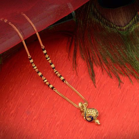 Waman Hari Pethe Sons Short Mangalsutra Designs Gold Modern, Ganthan Design, Mini Mangalsutra, Gold Mangalsutra Design, Mangalsutra Designs Gold, Short Mangalsutra, Gold Jewelry Prom, Bridal Anklet, Mangalsutra Design