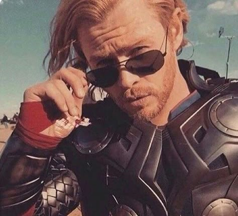 Thor Funny, Thor Chris Hemsworth, Avengers Dr, Dr Marvel, Thor X Loki, Thor Odinson, Chris Hemsworth Thor, Marvel Men, Thor And Loki