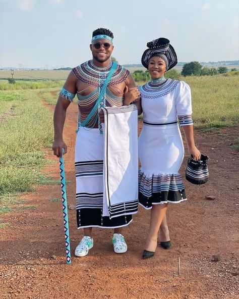 UyiNqaba Designs🇿🇦 on Instagram: "Would you wear this as your second dress at your wedding? Or let the guest have it😉🤍? Comment down👇🏾👇🏾 . . . #modernxhosaumbaco #uyinqababrides #Traditionalweddings #xhosaumbaco" Zulu Traditional Attire Umemulo, Modern Traditional Wedding, Xhosa Bride, Zulu Traditional Attire, Xhosa Traditional Attire, Africa Culture, Turquoise Highlights, Xhosa Attire, Midi Flare Dress