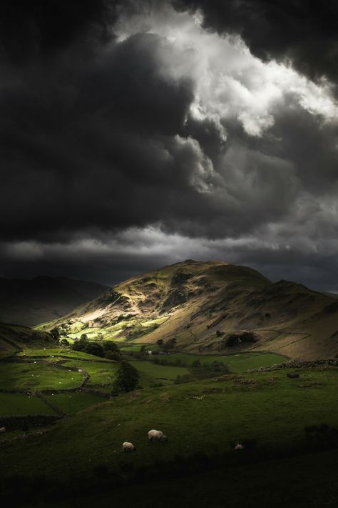 ☽❁☾ Storm Photos, Stormy Skies, Scenery Art, Stunning Nature, Event Horizon, Beautiful Scenes, Dark Clouds, The Lake District, Biome