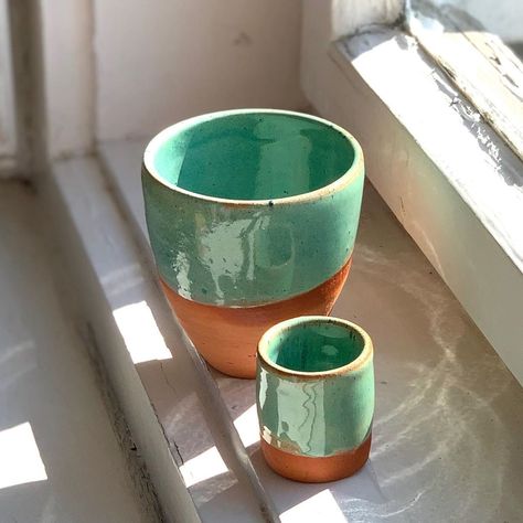 Sabrina S. on Instagram: “handthrown cups made of red clay, finished with a mint green glaze! #pottery #hobbypottery #ceramics #ceramiclove #clay #berlin #womanmade…” Terracotta Pottery Ideas, Terra Color Glaze, Green Glaze Pottery, Red Clay Pottery Ideas, Red Clay Glaze Ideas, Glaze Combos On Red Clay, Pottery Glaze Ideas Color Combos, Terracotta Ceramics, Glazes On Red Clay