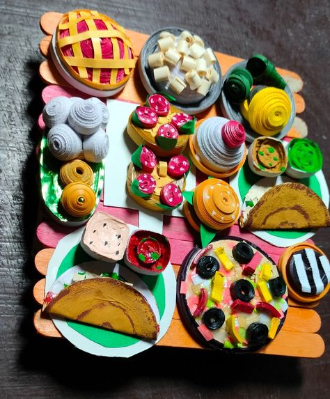 #quillingpaperfood #quillingpapercrafts #miniature #quillingbreakfast #showpiece #art #handmadecraft #homedecorideas #artist #pizza #toast #pasta #pie #idly #dosa #vadapav Quilling Food, Pizza Toast, Pasta Pie, Quilling Paper Craft, Lemon Tart, Quilling Paper, Handmade Crafts, Paper Craft, Tart