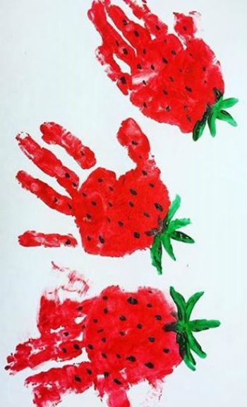 Hand Print Art, Strawberry Crafts, Fruit Crafts, Red Crafts, Strawberry Art, Footprint Crafts, Toddler Arts And Crafts, Preschool Arts And Crafts, Footprint Art