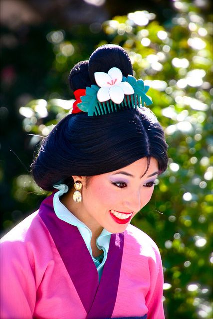 Walt Disney World's Mulan Disney Characters Costumes, Disney Parque, Disney Cute, Hallowen Ideas, Disney World Pictures, Mulan Disney, Disney Face Characters, Disney Cosplay, Face Characters