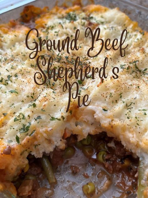 Ground Beef Shepherd's Pie - Sunflower Pantry Food With Ground Beef, Sheppards Pie Recipe, Ground Beef And Vegetables, Asian Sauce Recipes, Shepards Pie Recipe, Shepard's Pie, Beef And Vegetables, Vegetable Pot Pies, Beef Pot Pies