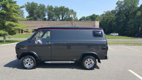 1977 CHEVY G10 SHORTY RESTOMOD CUSTOM HOT ROD 1 OF A KIND SHOW VAN Custom Vans For Sale, Van Remodel, Chevy Vans, Chevrolet Van, Gmc Vans, Band Van, Motorcycle Camping Gear, Old School Vans, Dodge Van