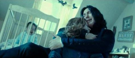 Day 5: Saddest Moment: When Severus finds Lily dead.... Snape Y Lily, Harry Potter Theories, Harry Potter Tumblr Posts, Film Harry Potter, Snape And Lily, Movie Color Palette, Deathly Hallows Part 2, Severus Rogue, Professor Snape