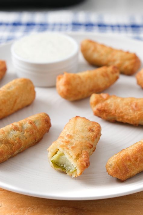 Fried Pickles In Air Fryer, Pickles In Air Fryer, Low Carb Fried Pickles, Air Fryer Frozen Food, Deep Fried Dill Pickles, Reheat French Fries, Fried Pickle Spears, Pickles Recipes, Fried Dill Pickles