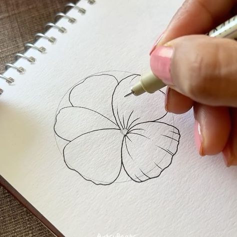 Comment ‘Flowers’ to get the step by step guide link in your inbox 📥 . Are you an overthinker like me? Then you should definitely try… | Instagram Doodles Mandala, Doodle Art For Beginners, Be More Mindful, Cool Doodles, Flower Henna, Drawing Guides, Beginner Art, Procreate Tutorial, Online Art Classes