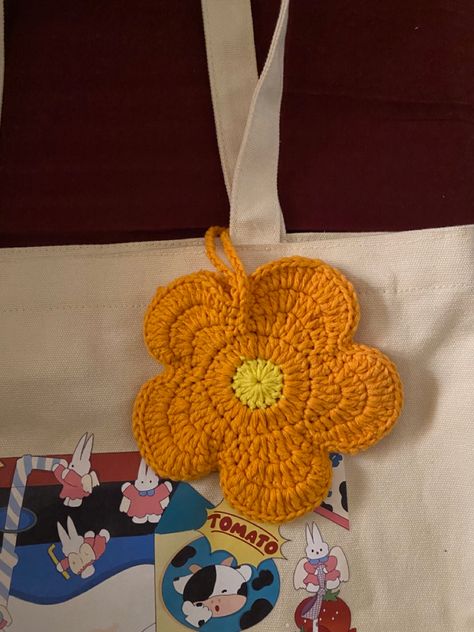 Crochet Flower Bag Charm, Cupid Craft, Crochet Flower Bag, Diy Crochet Flowers, Diy Paper Flowers, Bag Tutorials, Crochet Flowers Free Pattern, Crochet Bag Tutorials, Crochet Flower Tutorial