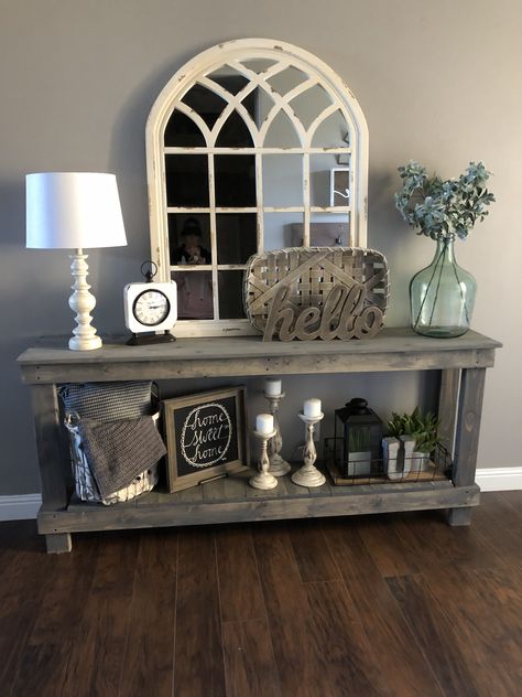 Rustic Window Frame Ideas, Glass House Decoration, Farmhouse Decorating Ideas Living Room, Modern Farmhouse Dining Room Buffet Decor, Gray Entryway Table Decor, Modern Sofa Table Decor, Modern Foyer Decor, Console Table Decorating Farmhouse, Front Entrance Table Decor