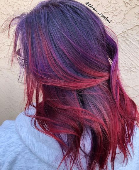 Purple To Red Hair, Purple And Red Hair Ombre, Red And Purple Hair Color Ideas, Red Hair Ends, Purple And Red Hair, Red And Purple Hair, Hair Ideas Summer, Purple Red Hair, Red Hair Tips