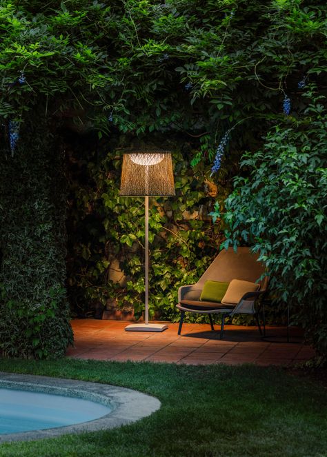 Residential Lighting Design, Outdoor Floor Lamp, Hotel Swimming Pool, Pool Areas, Outdoor Floor Lamps, Green Led, Small Pool, Residential Lighting, Outdoor Flooring