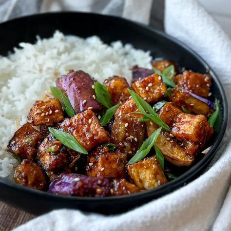 Garlic Eggplant & Crispy Tofu Eggplant Tofu Recipe, Eggplant Tofu, Garlic Eggplant, Spicy Peanut Noodles, Chinese Eggplant, Vegetarian Oyster Sauce, Tofu Stir Fry, Peanut Noodles, Crispy Tofu