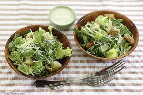 Outback Salad, Garlic Salad Recipe, Salad Variations, Salad Calories, Caesar Salad Dressing Recipe, Green Goddess Salad Dressing, Steakhouse Recipes, Easy Salad Dressing Recipes, Ruth Chris