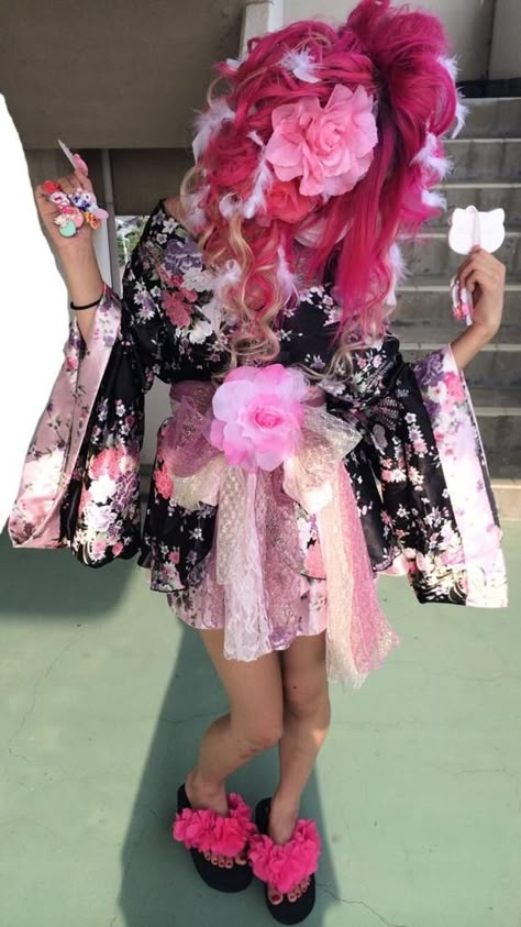 Gyaru Yukata, Ganguro Girl, Ganguro Gyaru, Kogal Gyaru, Harajuku Makeup, Pink Gyaru, Gyaru Hair, Gyaru Style, Hime Gyaru