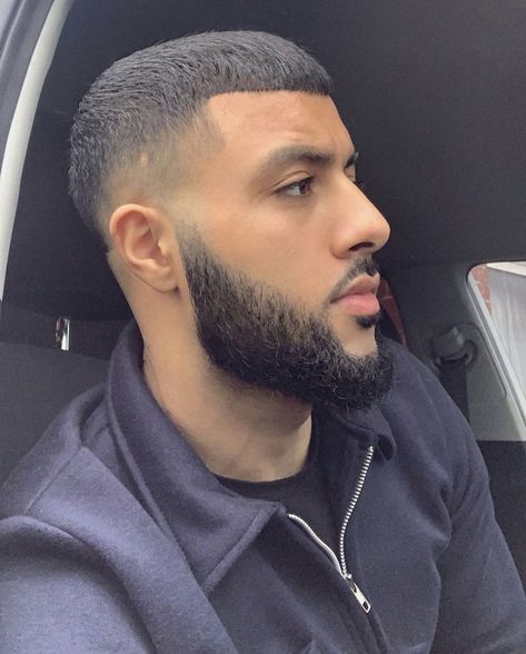 Muslim Beard, Nice Beard, Crew Cut Haircut, Black Men Beard Styles, Waves Haircut, Kfc Recipe, Men Haircut Curly Hair, Black Men Beards, Buzz Cuts