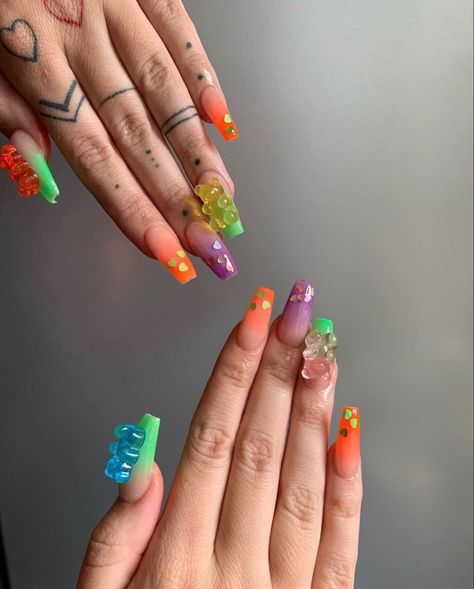 Gummy Bear Nail Art, Gummy Bear Nails, Bear Nails, Bday Nails, Popular Nail Art, Bears Nails, Nail Jewels, Diamond Life, Casual Nails