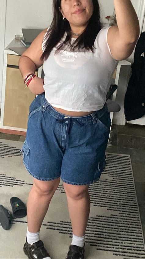 Jorts Outfit Idea Midsize, Plus Size Jorts Outfit Idea, Jorts Outfit Plus Size, Plus Size Jorts, Plus Size Summer Outfits Aesthetic, Plus Size Shorts Outfit, Flirty Summer Dresses, Plus Size Summer Outfits, Shorts Outfits Women