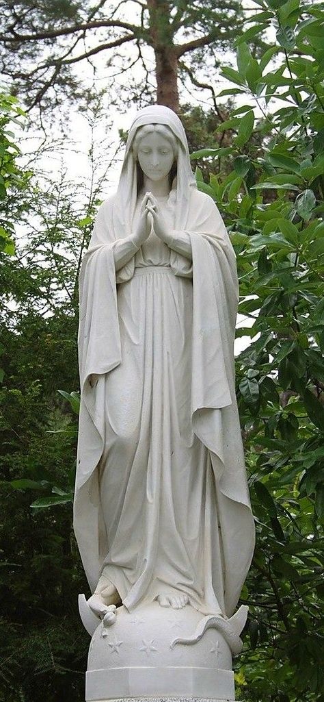 Mother Mary Sculpture, Virgen Mary Statue, Mary Statue Garden, Virgin Mary Statue Garden, Mary Altar, Virgin Mary Sculpture, Mother Mary Statue, Maria Statue, Mary Sculpture