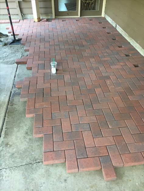 Red Brick Paving Ideas, Red Brick Pavers, Sand Patio, Pavers Diy, Diy Patio Pavers, Brick Paver Patio, Paving Ideas, Paver Designs, Pavers Backyard