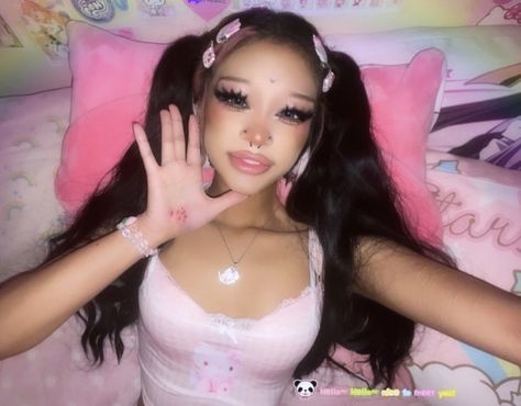 Pink Egirl, Soft Girl Makeup, Pink And Black Hair, Gyaru Makeup, Makeup For Black Skin, Ethereal Makeup, Cool Makeup Looks, Gyaru Fashion, Black Femininity