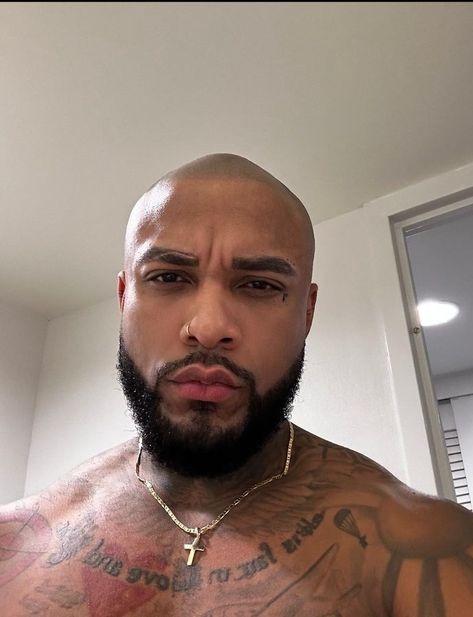 Bald Men Tattoos, Bald Black Man With Beard, Bald With Mustache, Bald Beard, Beard Styles Bald, Bald Black Man, Bald Head With Beard, Bald Men Memes, Bald With Beard