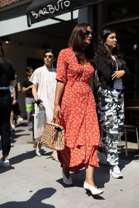 Summer wrap dress.raffia bag.white shoes Wrap Dress Street Style, Red Wrap Dress Outfit, Wrap Dress Outfit, Dress Street Style, Summer Wrap Dress, Wrap Dress Styles, Red Wrap Dress, Red Kimono, Summer Wraps