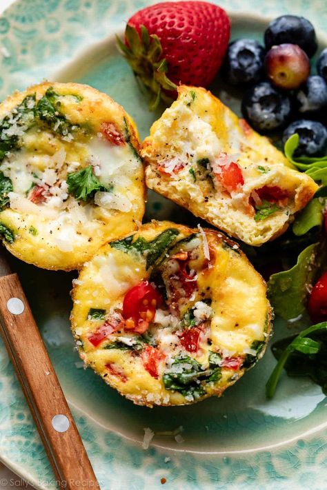 If it's healthy grab-and-go morning fuel you're after, try these easy breakfast egg muffins. As delicious as a frittata but in hand-held form, these protein-packed breakfast bites are naturally gluten free and low-carb. The best part is you can make a batch at the beginning of the week, and reheat as needed. Recipe on sallysbakingaddiction.com Frittata Muffins, Breakfast Egg Muffins, Egg Muffins Recipe, Egg Muffins Breakfast, Egg Muffin, Sally's Baking, Breakfast Bites, Protein Packed Breakfast, Egg Muffins