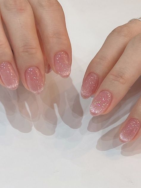 pink glitter cat eye spring Korean nails Velvet Nails, Korean Nail Art, Pink Glitter Nails, Hello Nails, Formal Nails, Simple Gel Nails, Blush Nails, Pretty Gel Nails, Cute Gel Nails