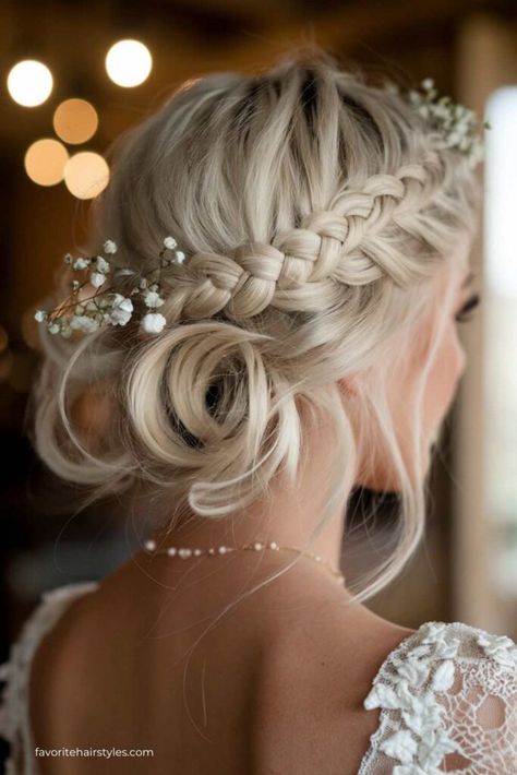 53 Chic and Charming Bridal Hairstyles Short Short Wedding Hair With Veil, Bridal Hairstyles Short, Trendy Haircuts For Men, Wedding Hair With Veil, Short Hair 40, Hair With Veil, Bridal Ponytail, Buzz Cut Hairstyles, Trendy Mens Haircuts